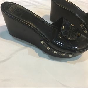 Tory Burch Wedge Slide, Black patent leather
